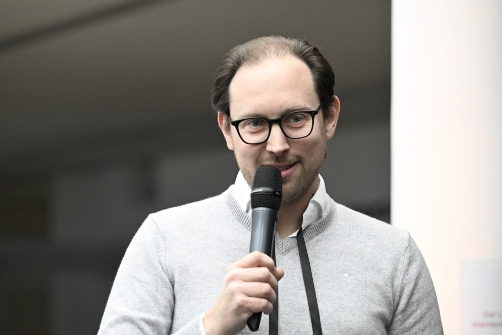 Dr. Julian Gräfenstein, Co-Founder von Building Information Cloud, ist im innoclub dabei.