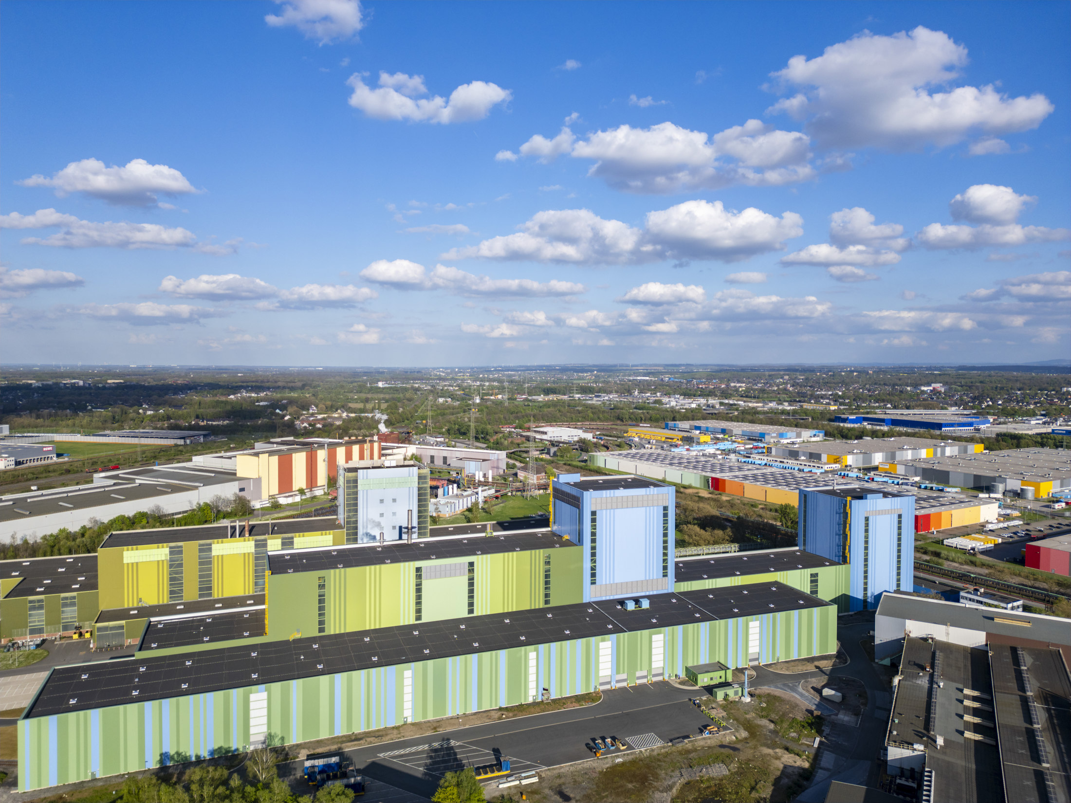 Dortmund ist mit seiner Lage im Herzen Europas seit vielen Jahren ein wichtiges Drehkreuz für internationale Warenströme.